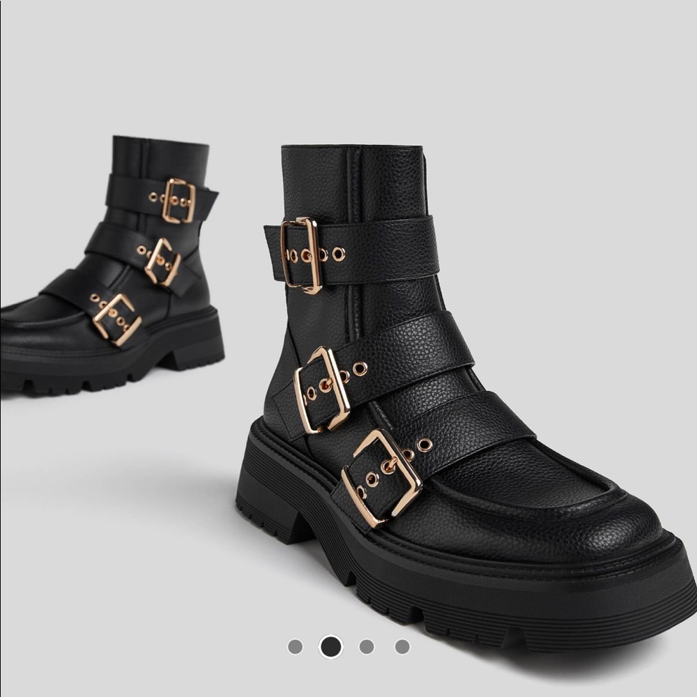 Black boots by Bershka - The chunkier, the better :)